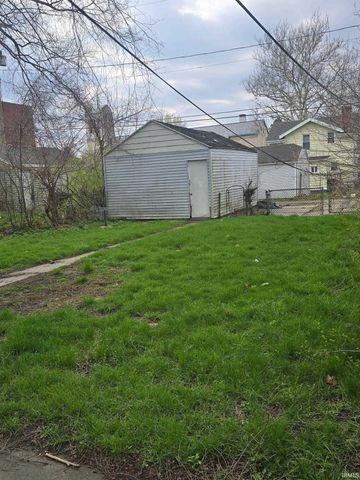 1813 Kendall Street, South Bend, IN 46613