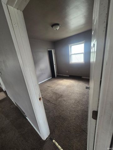 1813 Kendall Street, South Bend, IN 46613