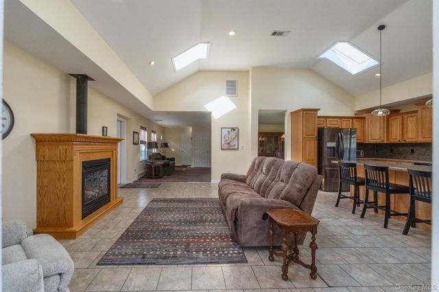 25 Spada Drive, Saugerties, NY 12477