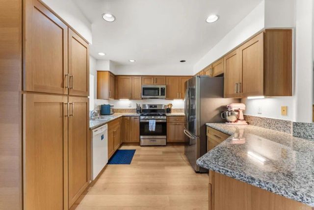 2382 Maravilla Way, Oceanside, CA 92056