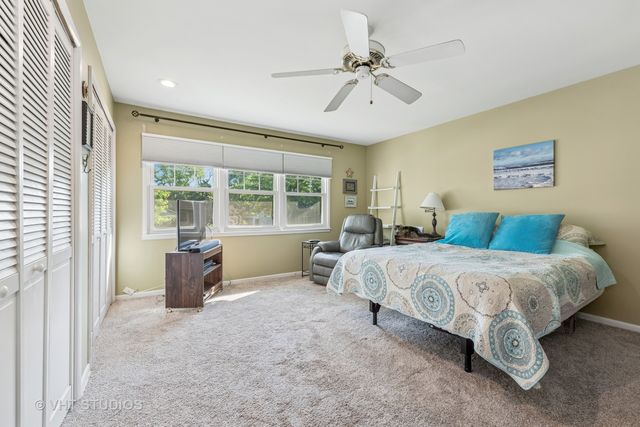 1119 Hampton Court, Deerfield, IL 60015