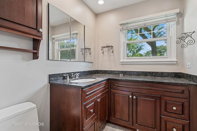 1119 Hampton Court, Deerfield, IL 60015