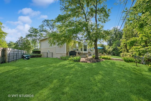 1119 Hampton Court, Deerfield, IL 60015
