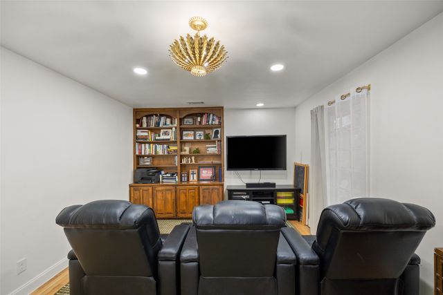 417 Hazelwood Drive W, Fort Worth, TX 76107