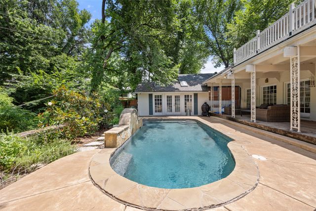 417 Hazelwood Drive W, Fort Worth, TX 76107
