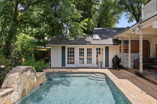 417 Hazelwood Drive W, Fort Worth, TX 76107