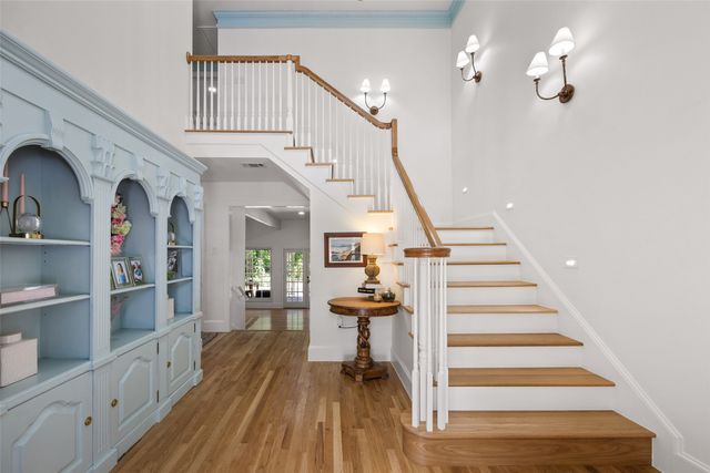 417 Hazelwood Drive W, Fort Worth, TX 76107