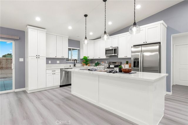 8213 Peach Avenue, California City, CA 93505