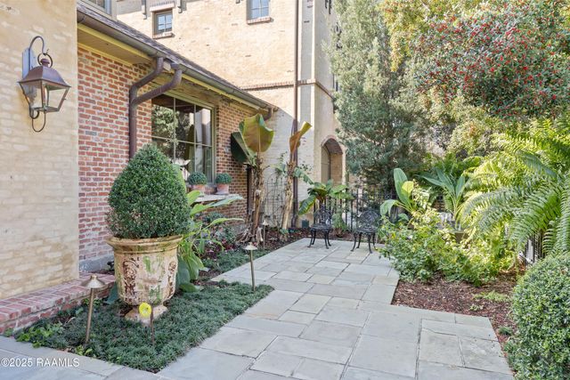 104 Ducharme Court, Lafayette, LA 70503