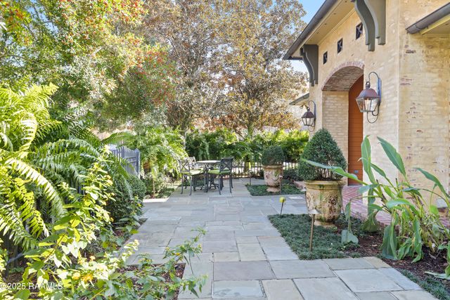 104 Ducharme Court, Lafayette, LA 70503