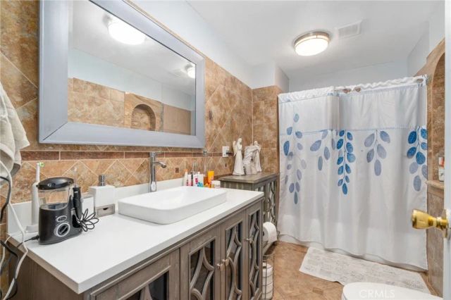 2166 W Alameda, Anaheim, CA 92801