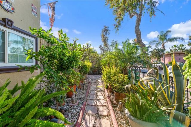 2166 W Alameda, Anaheim, CA 92801