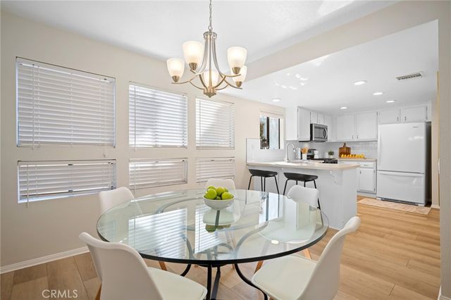 2743 Hermosa B, Montrose, CA 91020