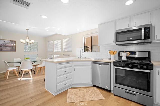 2743 Hermosa B, Montrose, CA 91020