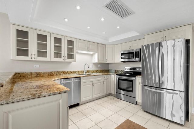 500 TREASURE ISLAND CAUSEWAY 205, Treasure Island, FL 33706