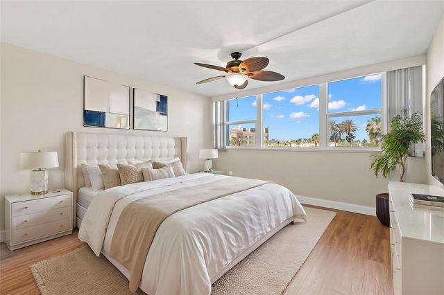 500 TREASURE ISLAND CAUSEWAY 205, Treasure Island, FL 33706