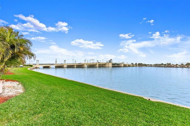 500 TREASURE ISLAND CAUSEWAY 205, Treasure Island, FL 33706