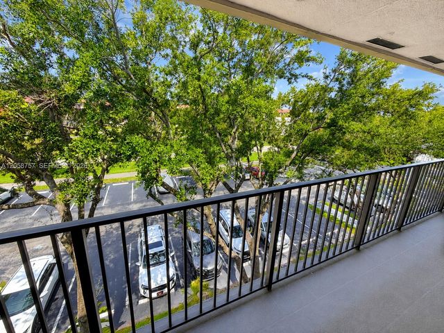 1301 SW 135th Ter 406J, Pembroke Pines, FL 33027