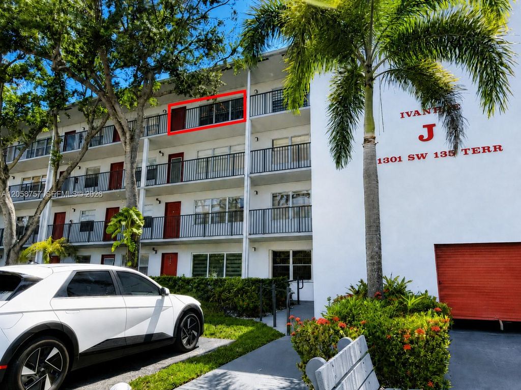 1301 SW 135th Ter 406J, Pembroke Pines, FL 33027