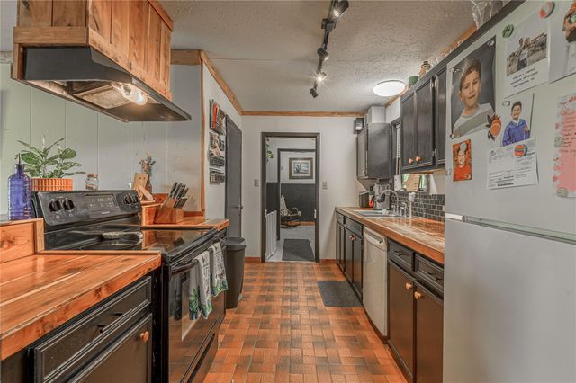 1205 W Houston Avenue, Crockett, TX 75835