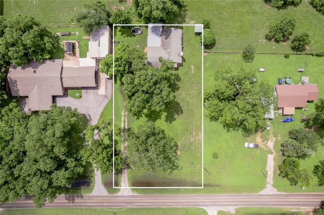 1205 W Houston Avenue, Crockett, TX 75835