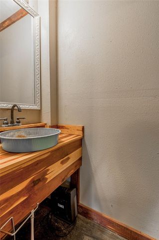 1205 W Houston Avenue, Crockett, TX 75835