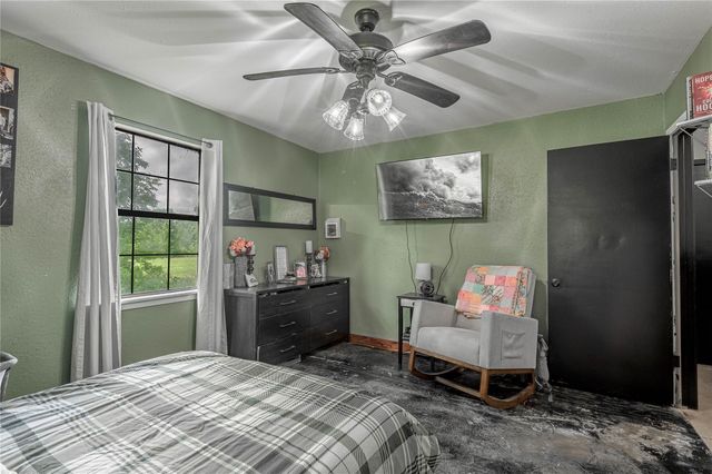 1205 W Houston Avenue, Crockett, TX 75835