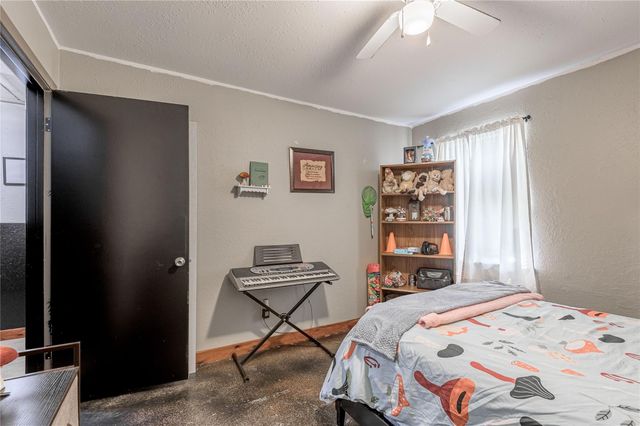 1205 W Houston Avenue, Crockett, TX 75835