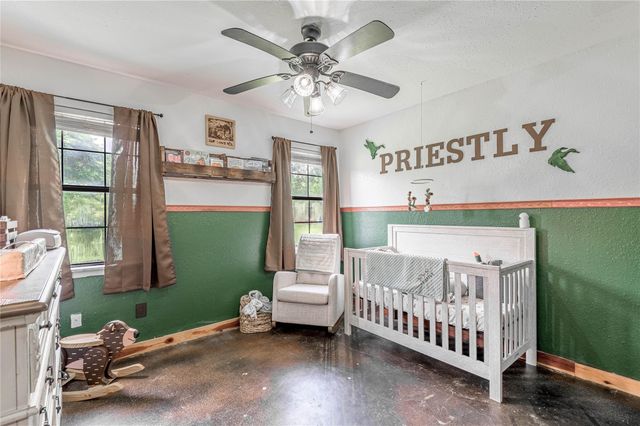 1205 W Houston Avenue, Crockett, TX 75835