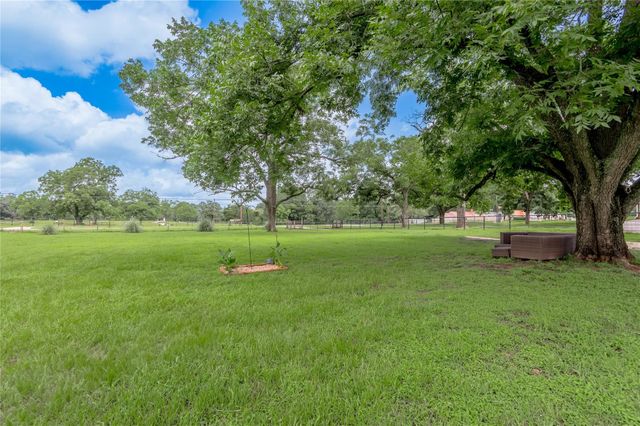 1205 W Houston Avenue, Crockett, TX 75835