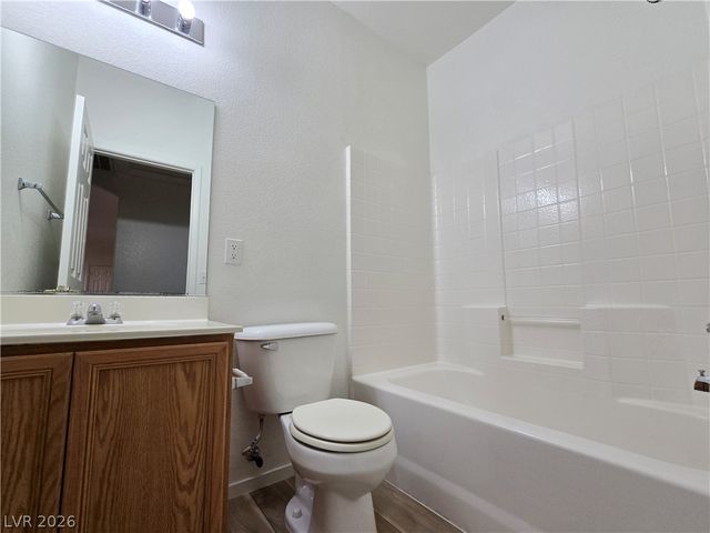 6320 Desert Leaf Street 201, North Las Vegas, NV 89081