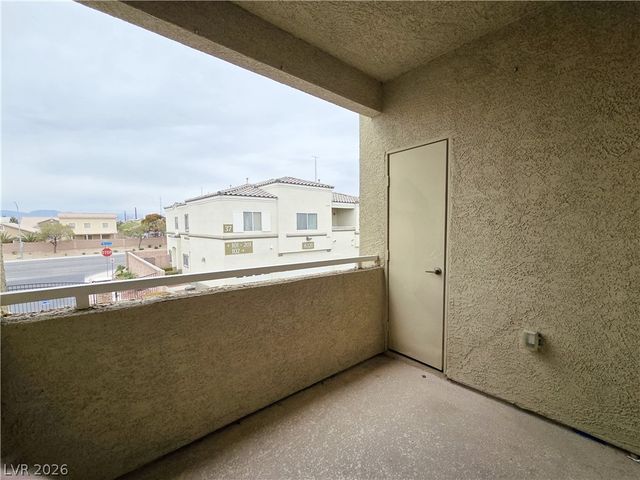 6320 Desert Leaf Street 201, North Las Vegas, NV 89081