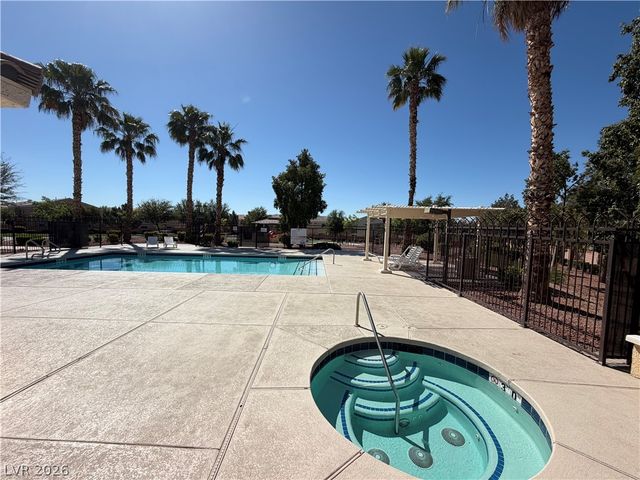 6320 Desert Leaf Street 201, North Las Vegas, NV 89081