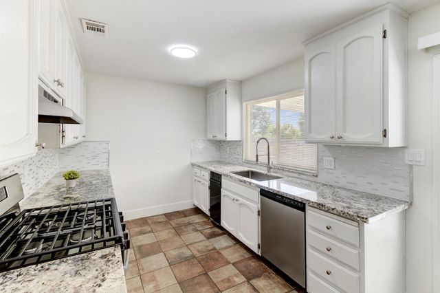 124 Fargo Way, Folsom, CA 95630