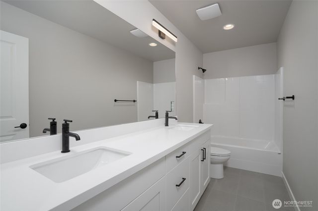 2440 SW Ridgeway Drive, Oak Harbor, WA 98277