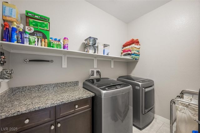 7498 Desert Wildflower Street, Las Vegas, NV 89123