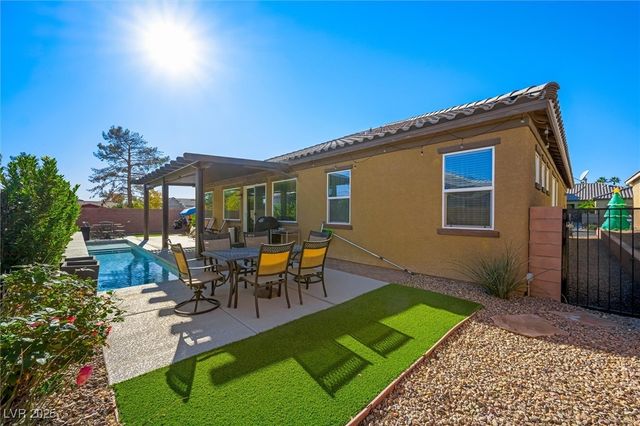 7498 Desert Wildflower Street, Las Vegas, NV 89123