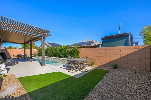 7498 Desert Wildflower Street, Las Vegas, NV 89123