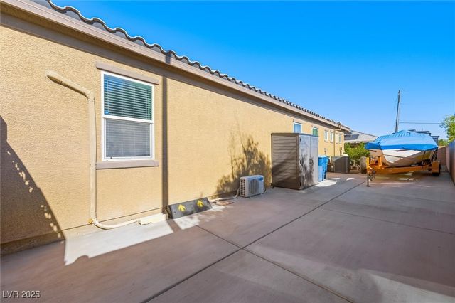 7498 Desert Wildflower Street, Las Vegas, NV 89123