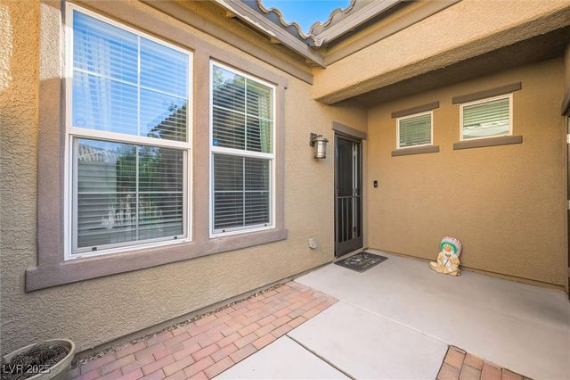 7498 Desert Wildflower Street, Las Vegas, NV 89123