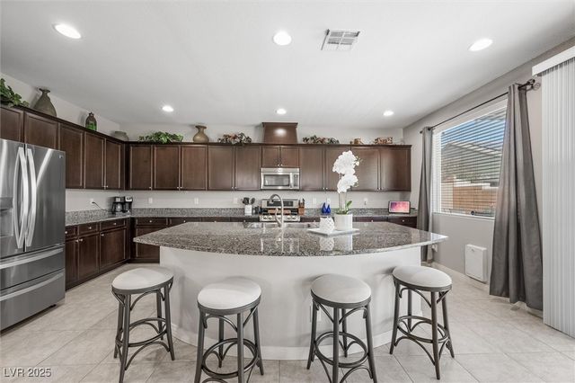 7498 Desert Wildflower Street, Las Vegas, NV 89123