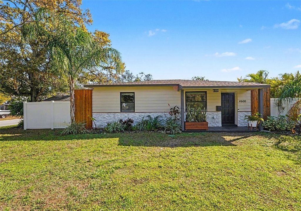 Image 2 of property listing at 4600 30TH AVENUE N, St Petersburg, FL 33713