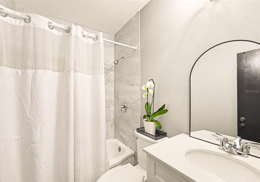 Image 15 of property listing at 4600 30TH AVENUE N, St Petersburg, FL 33713