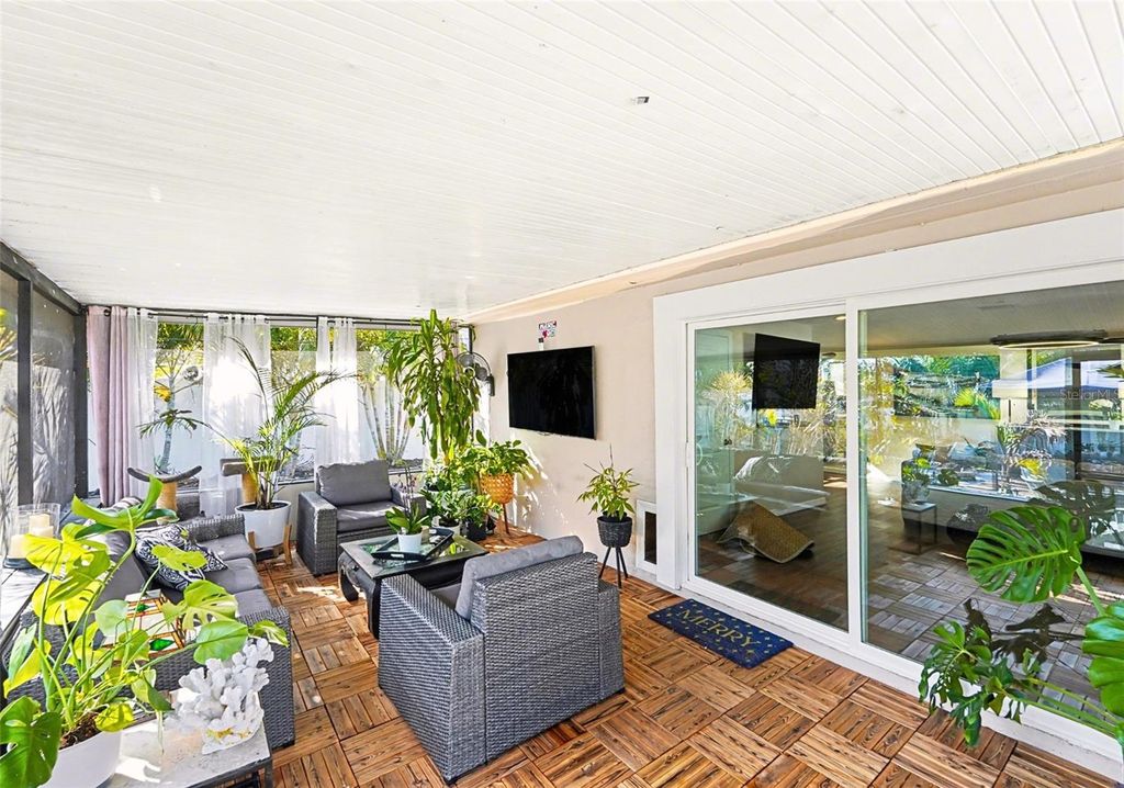 Image 6 of property listing at 4600 30TH AVENUE N, St Petersburg, FL 33713