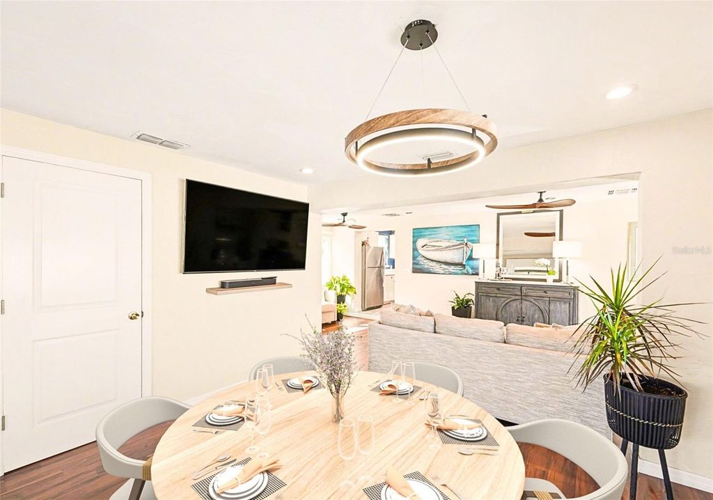 Image 7 of property listing at 4600 30TH AVENUE N, St Petersburg, FL 33713