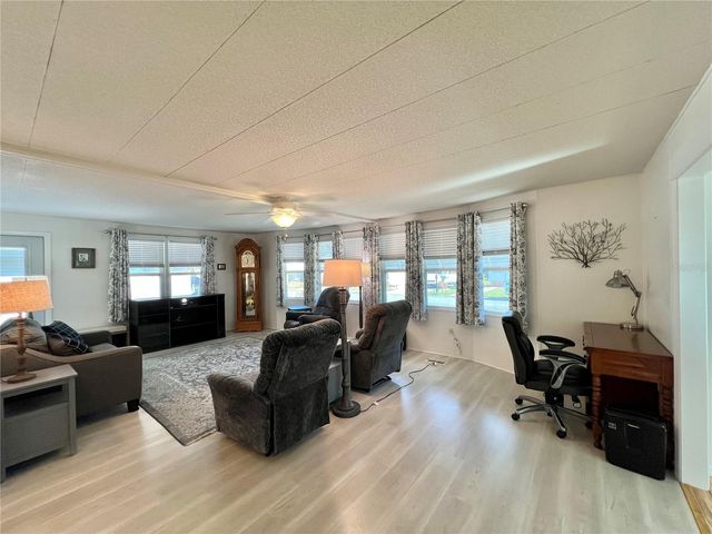 136 ASPEN CIRCLE, Leesburg, FL 34748