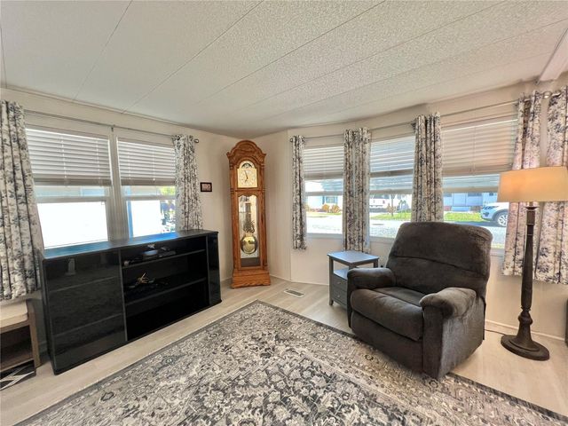 136 ASPEN CIRCLE, Leesburg, FL 34748