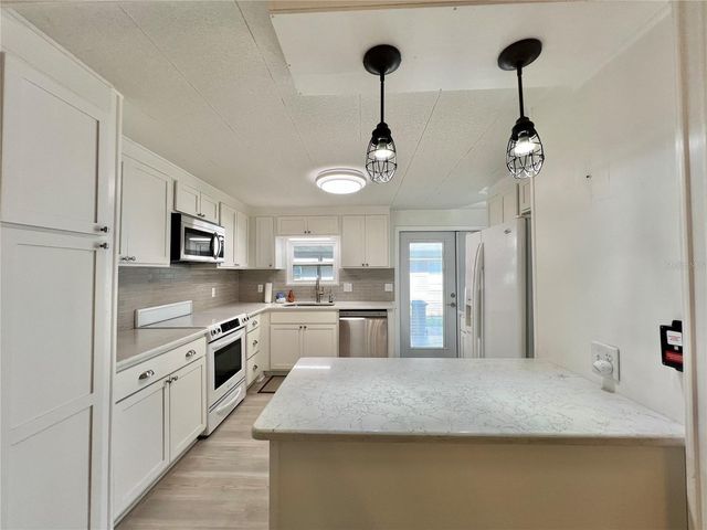 136 ASPEN CIRCLE, Leesburg, FL 34748