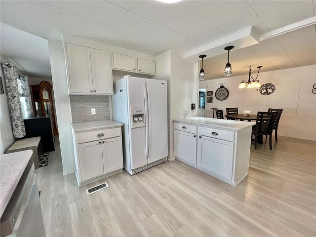 136 ASPEN CIRCLE, Leesburg, FL 34748