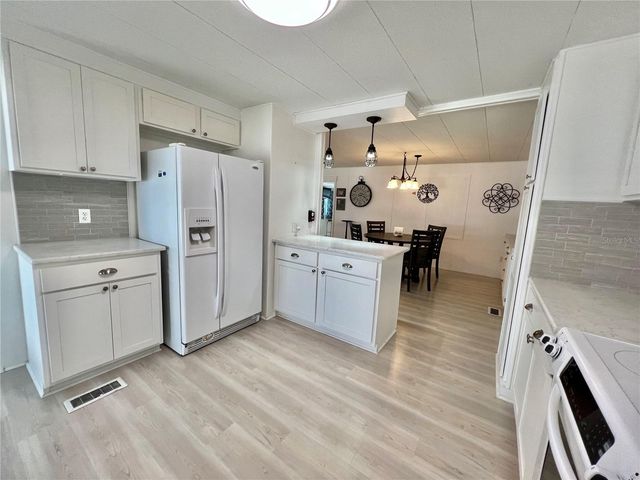 136 ASPEN CIRCLE, Leesburg, FL 34748